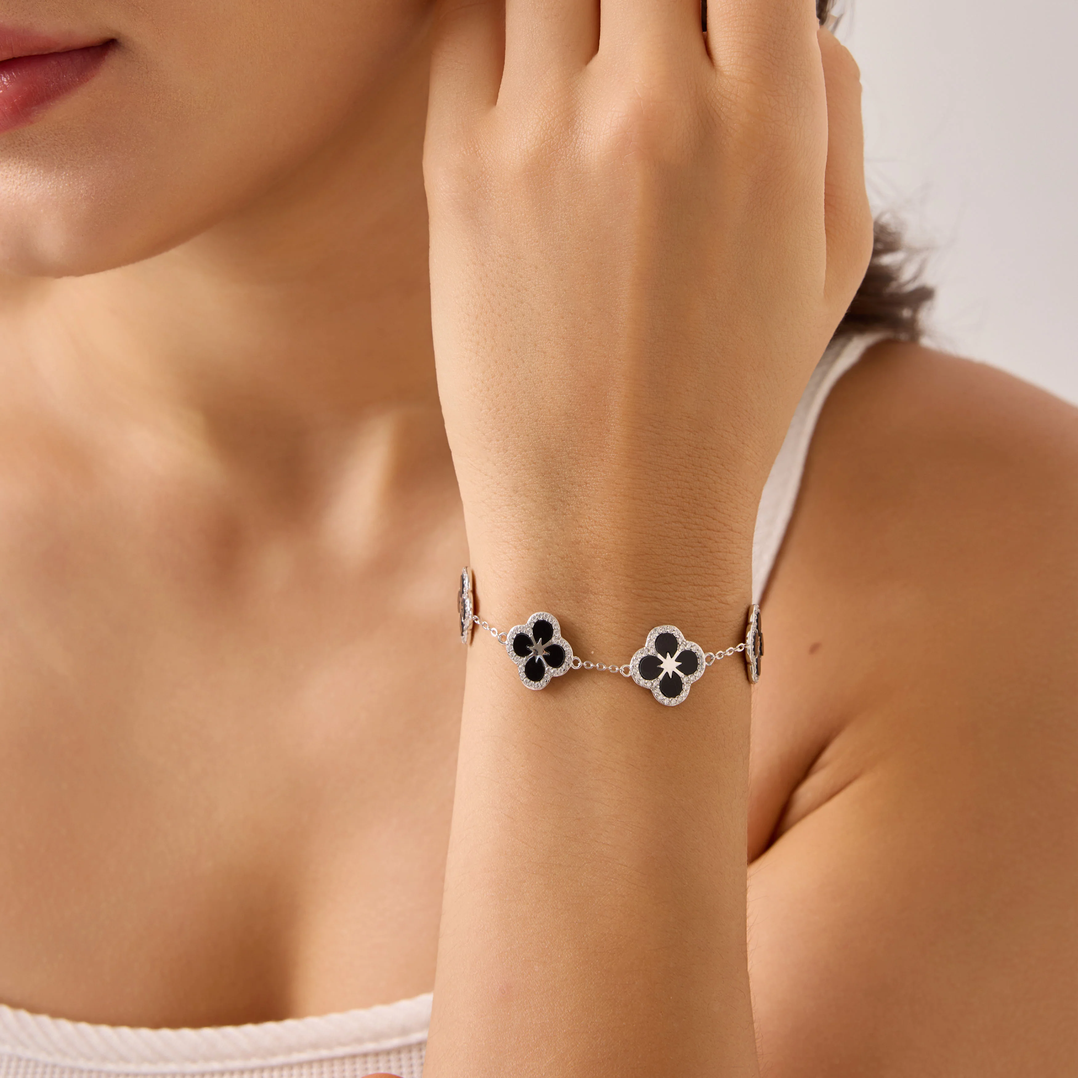 Iced Black Ventura Clover Bracelet - Image 8