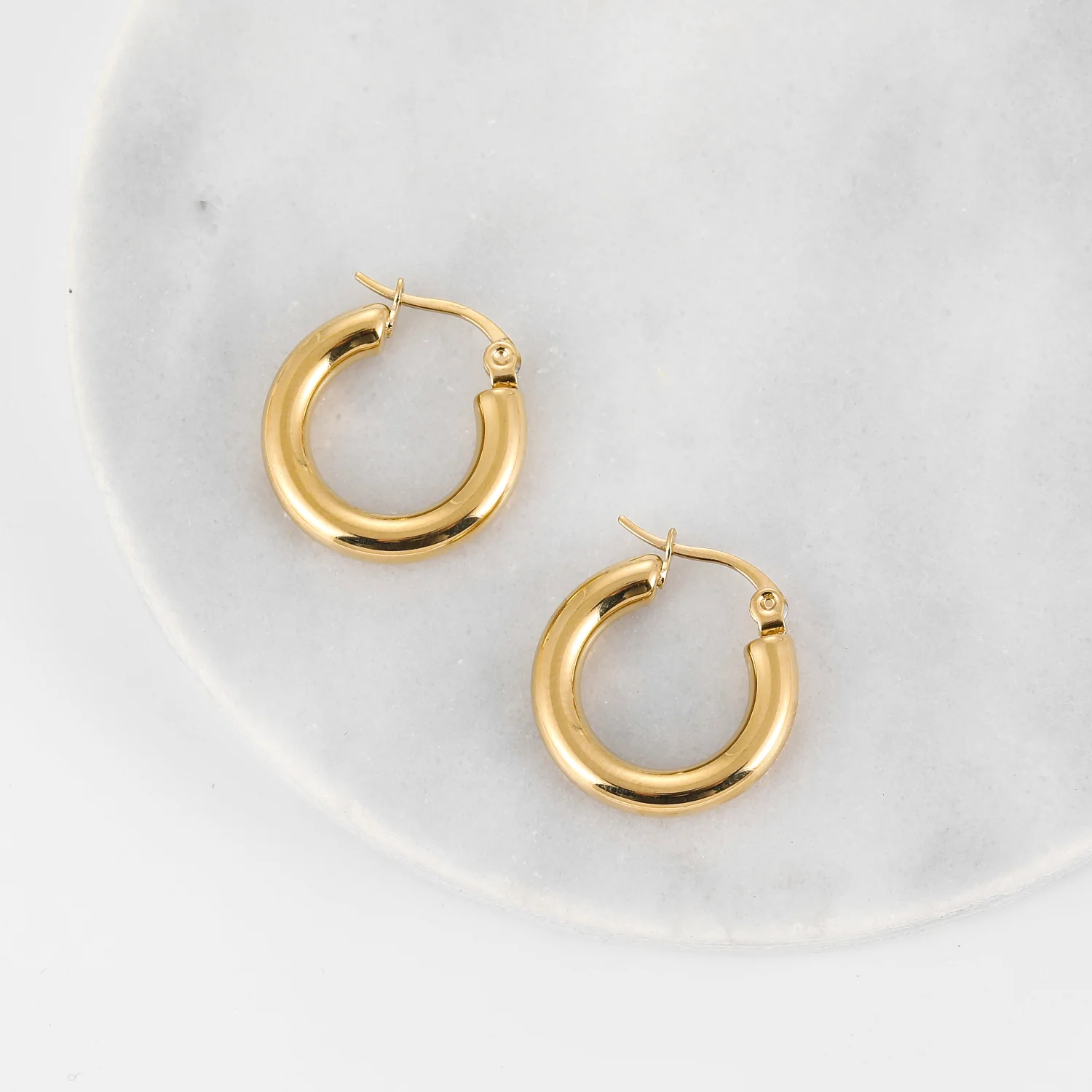 Bold Tube Hoop Earrings - Image 3