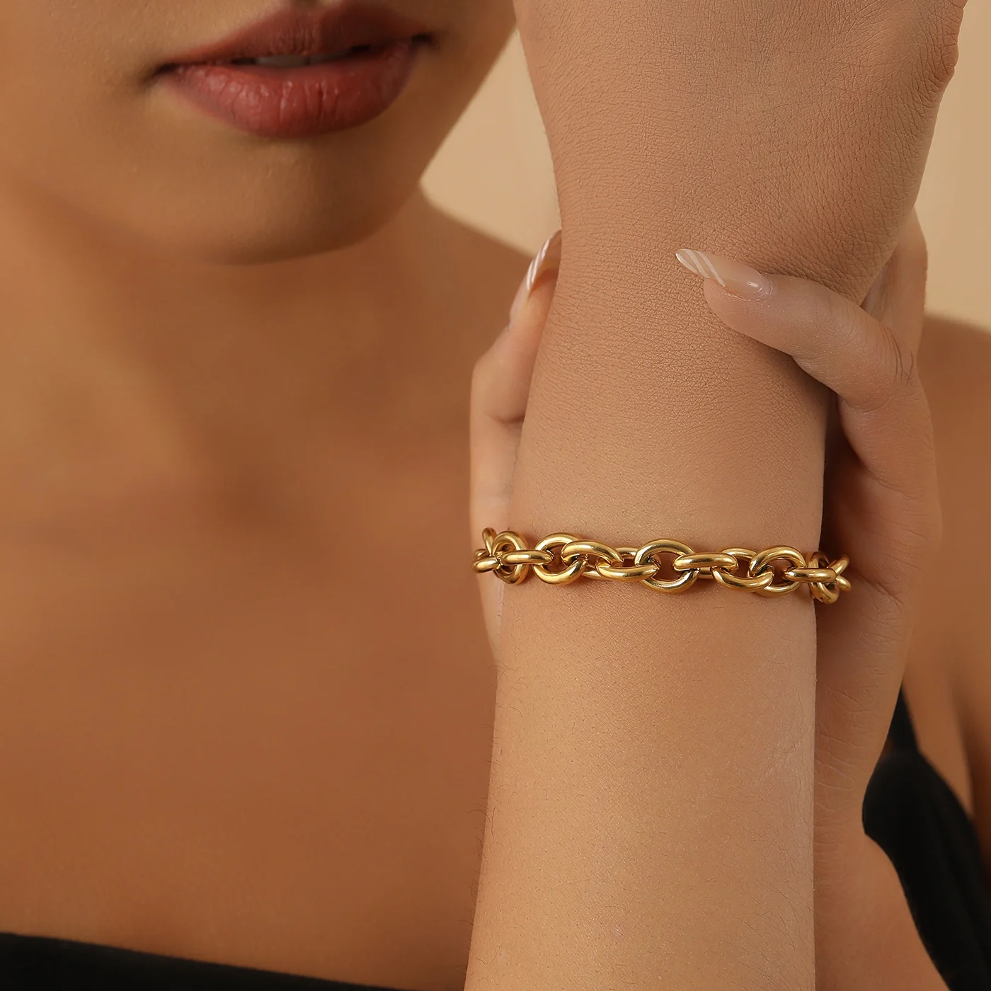 Chunky Rolo Chain Bracelet - Image 3