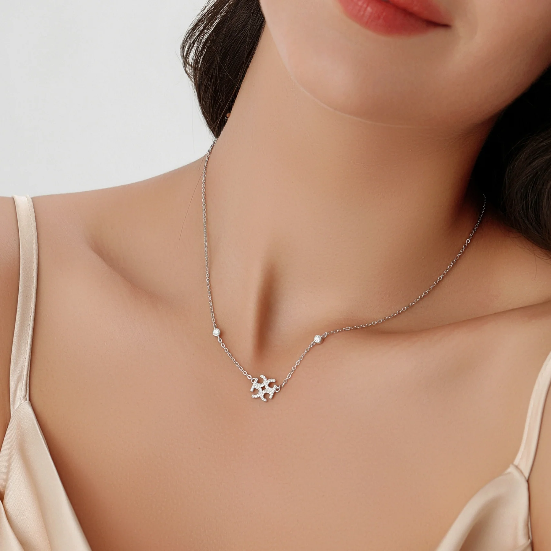 Dorado Moissanite Pendant Necklace - Image 8