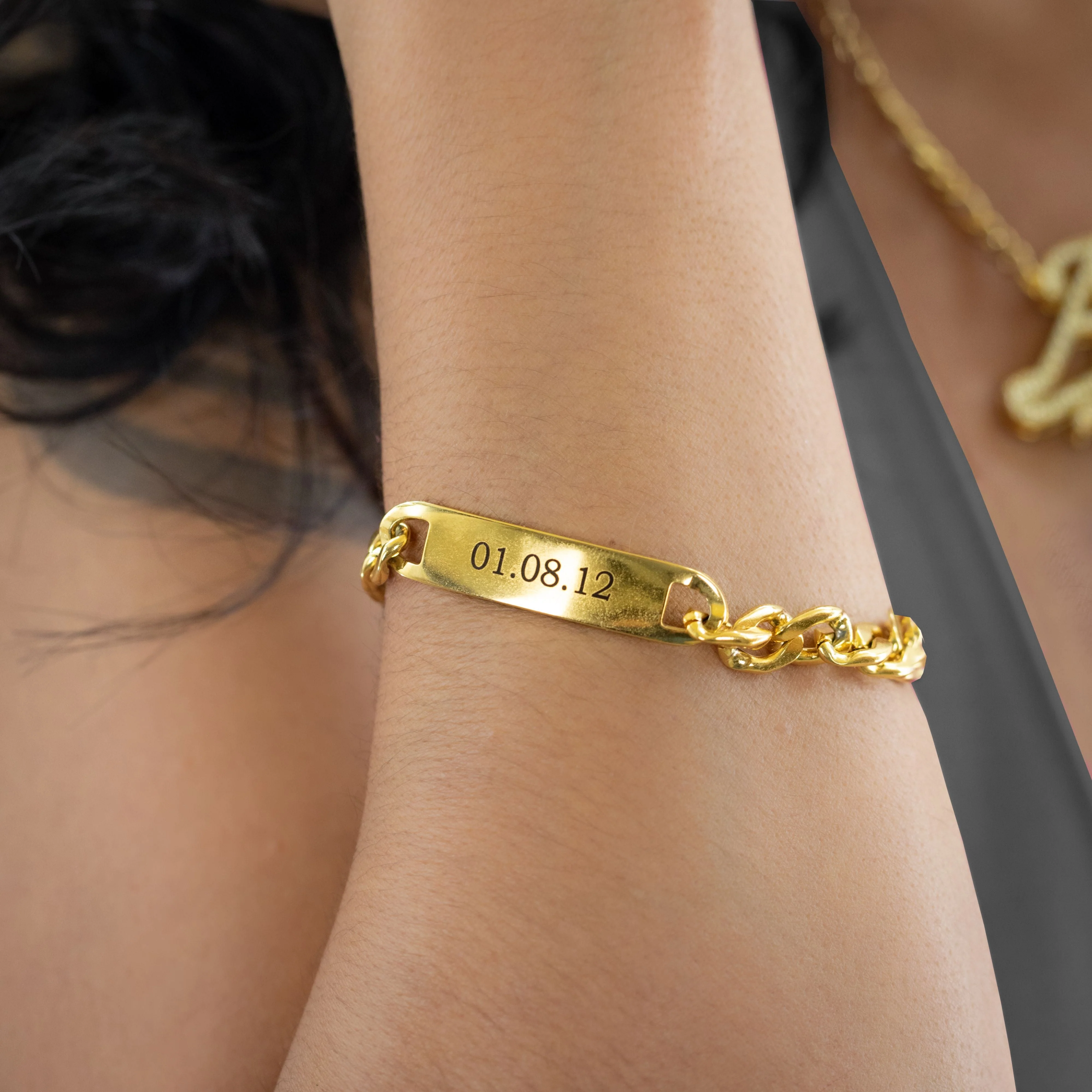 Engraved Bar Cuban Link Bracelet - Image 4