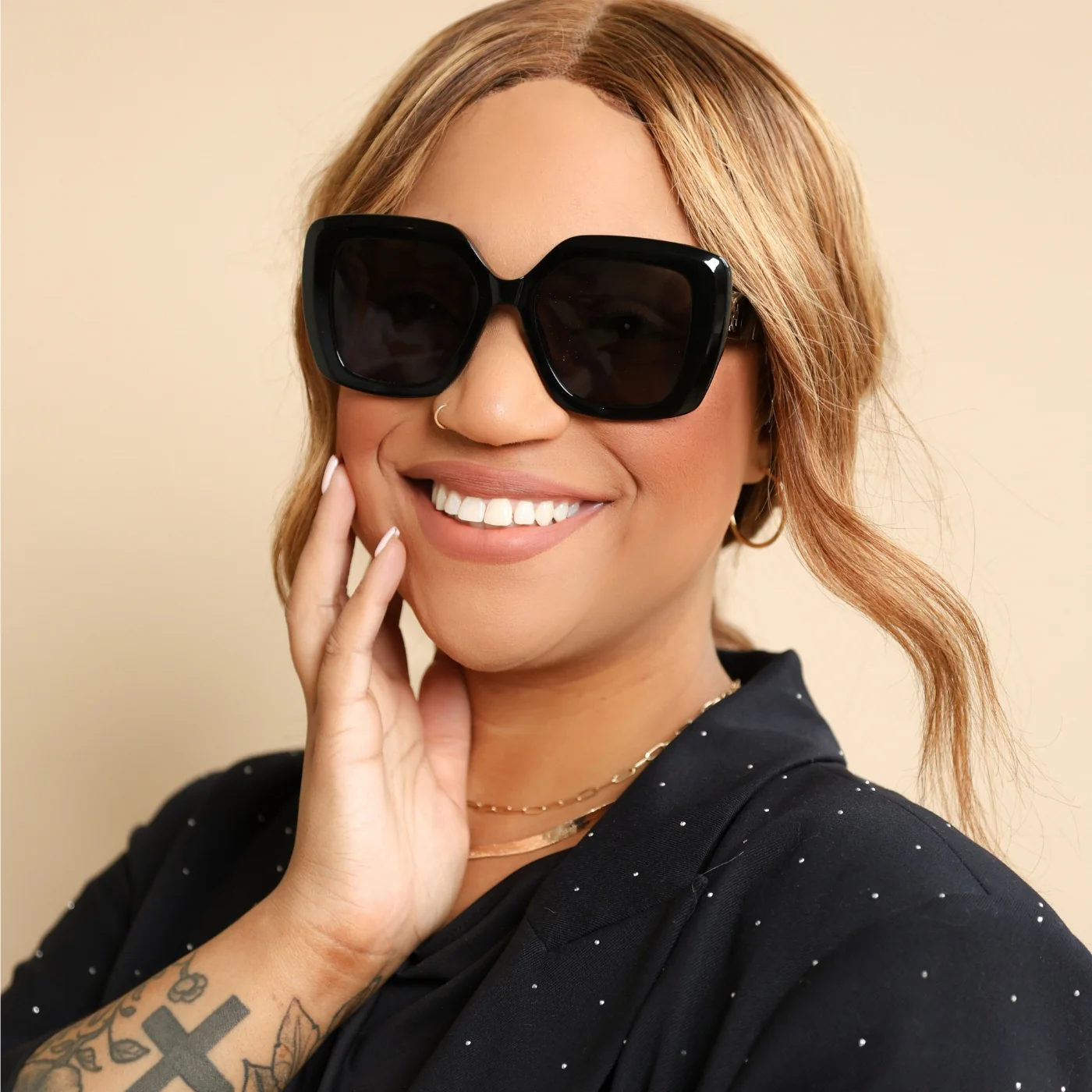 Noir Oversized Blackout Sunglasses - Image 3