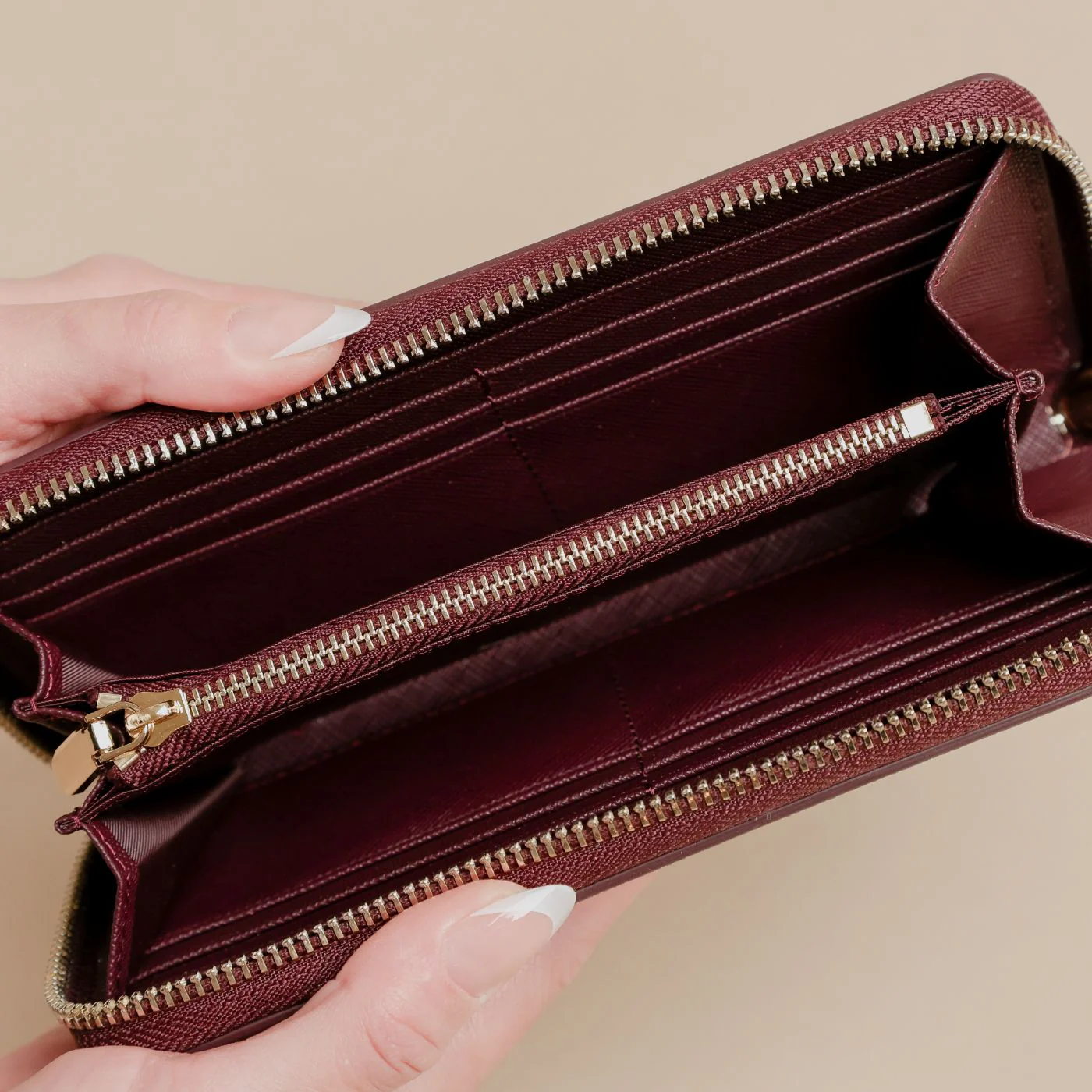 Pratica Saffiano Wallet - Image 11