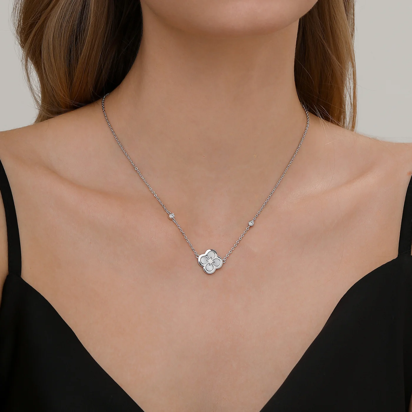 Ventura Clover Necklace - Image 5