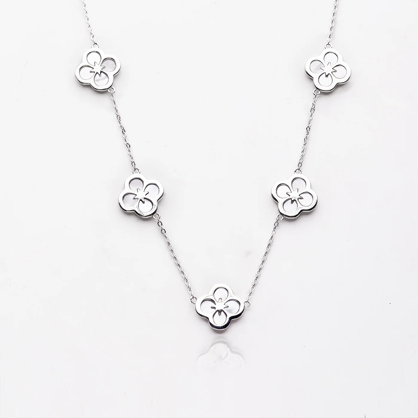 Ventura Clover Necklace - Image 5
